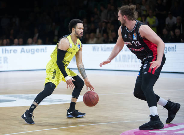 前场的瞬间 前场的瞬间